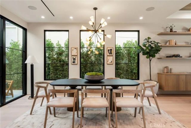 4245 Bellaire Ave, Studio City, CA 91604