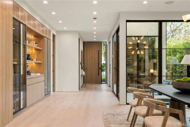 4245 Bellaire Ave, Studio City, CA 91604