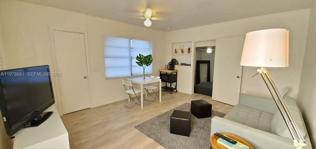 275 NW 46 ST B, Miami, FL 33127