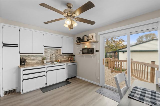 31752 Glen Street, Westland, MI 48186