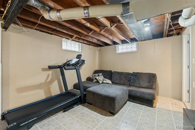 31752 Glen Street, Westland, MI 48186