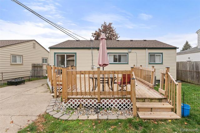 31752 Glen Street, Westland, MI 48186