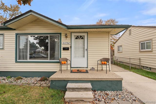 31752 Glen Street, Westland, MI 48186