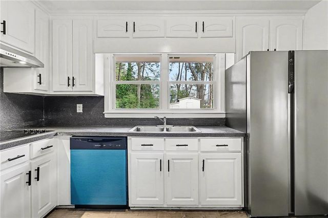 6250 Graceland Circle, Morrow, GA 30260