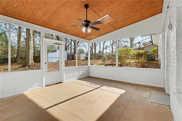 6250 Graceland Circle, Morrow, GA 30260