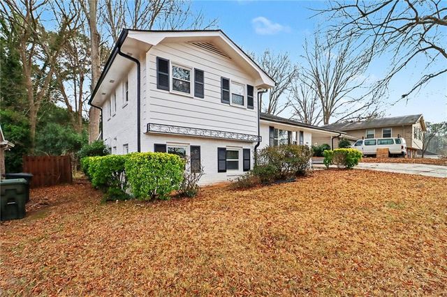 6250 Graceland Circle, Morrow, GA 30260