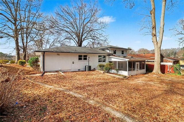 6250 Graceland Circle, Morrow, GA 30260