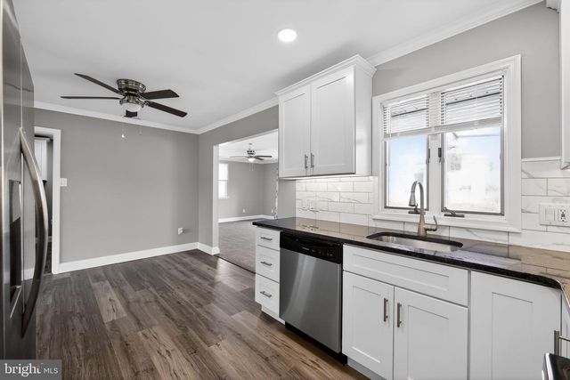28 JUMP HILL RD, Levittown, PA 19056