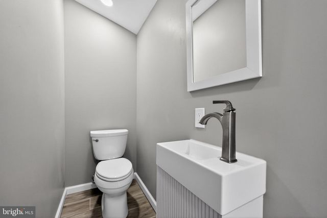 28 JUMP HILL RD, Levittown, PA 19056