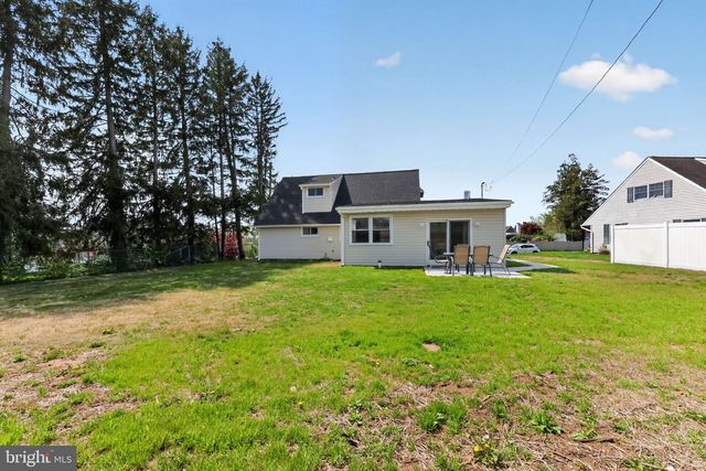 28 JUMP HILL RD, Levittown, PA 19056