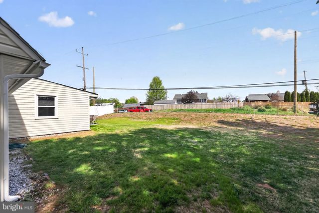 28 JUMP HILL RD, Levittown, PA 19056