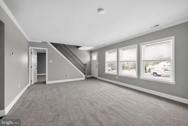 28 JUMP HILL RD, Levittown, PA 19056