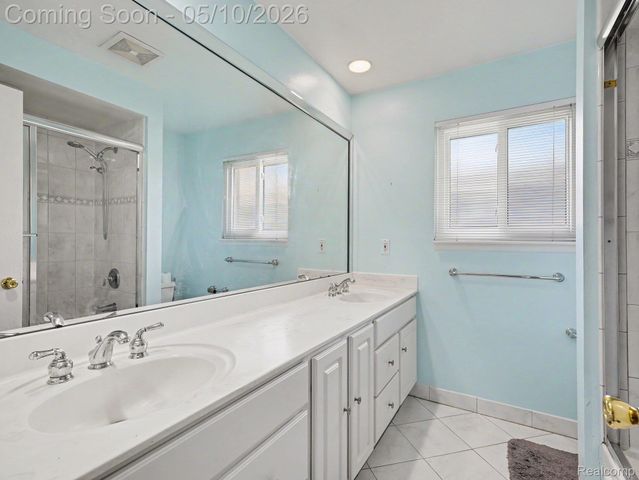 39629 Edgemont Drive, Sterling Heights, MI 48310