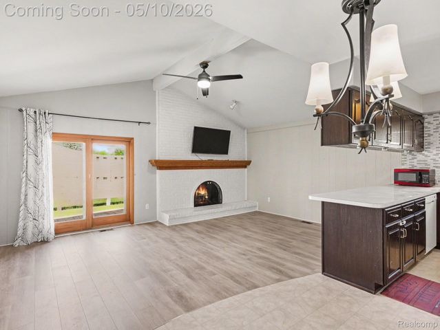 39629 Edgemont Drive, Sterling Heights, MI 48310