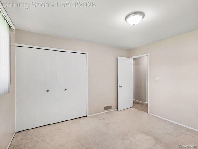 39629 Edgemont Drive, Sterling Heights, MI 48310