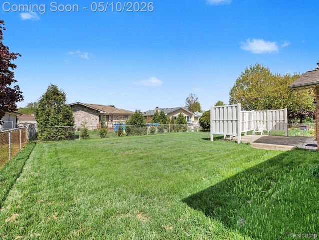 39629 Edgemont Drive, Sterling Heights, MI 48310