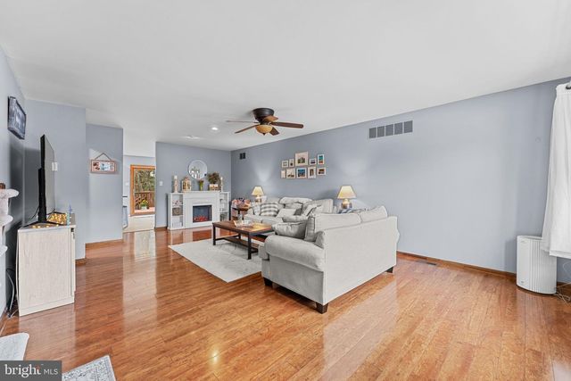 463 FRANKLIN CT, Trappe, PA 19426