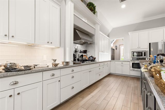 11 Greens Edge Drive, Houston, TX 77339