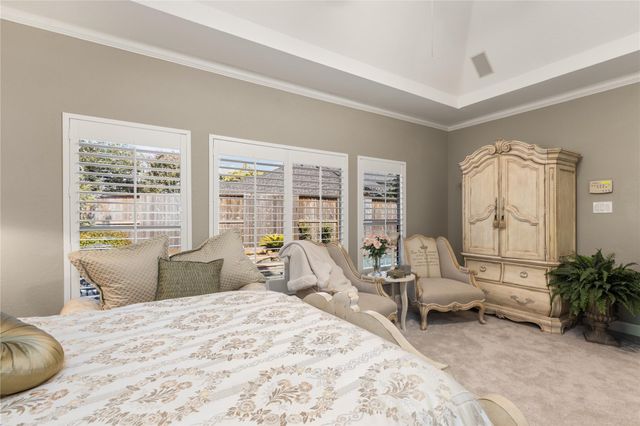 11 Greens Edge Drive, Houston, TX 77339