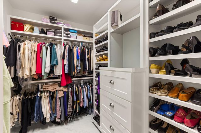 11 Greens Edge Drive, Houston, TX 77339