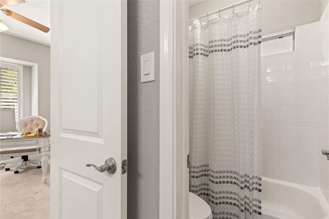 11 Greens Edge Drive, Houston, TX 77339