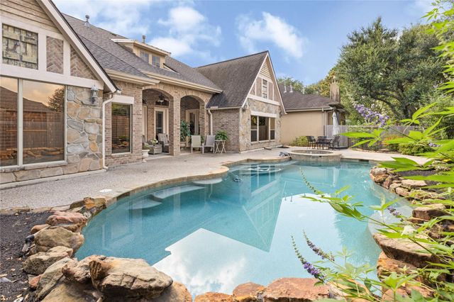 11 Greens Edge Drive, Houston, TX 77339