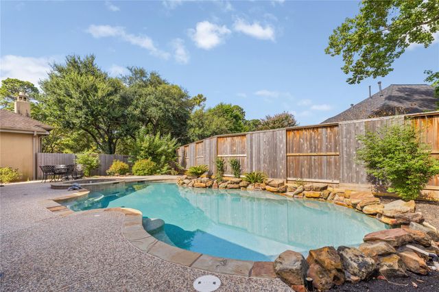 11 Greens Edge Drive, Houston, TX 77339