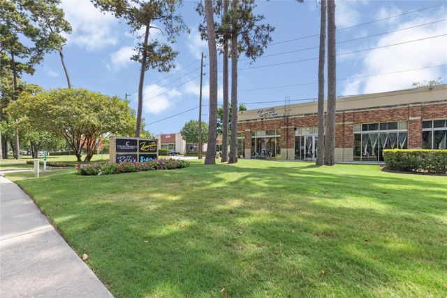 11 Greens Edge Drive, Houston, TX 77339