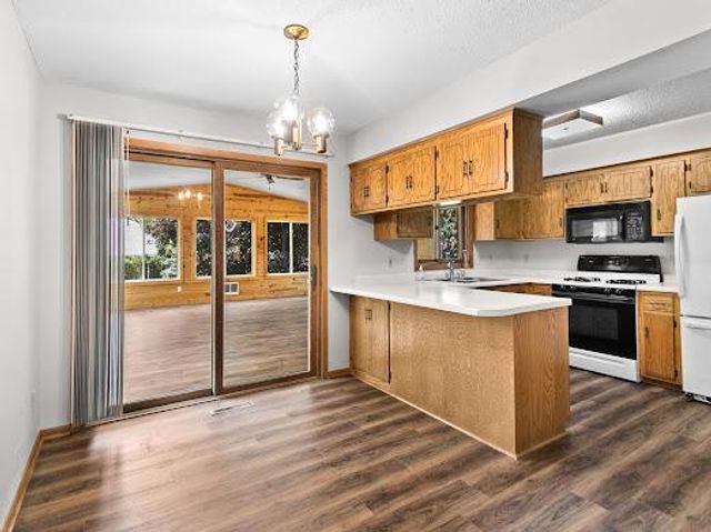 3231 Meadowbrook Court, Vadnais Heights, MN 55127