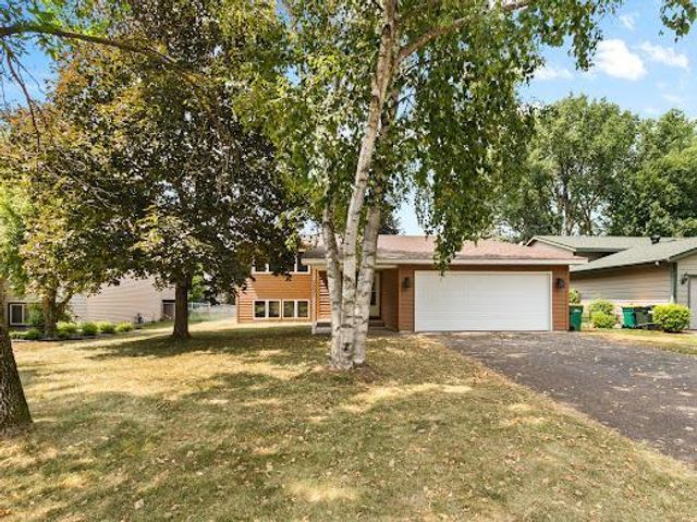 3231 Meadowbrook Court, Vadnais Heights, MN 55127