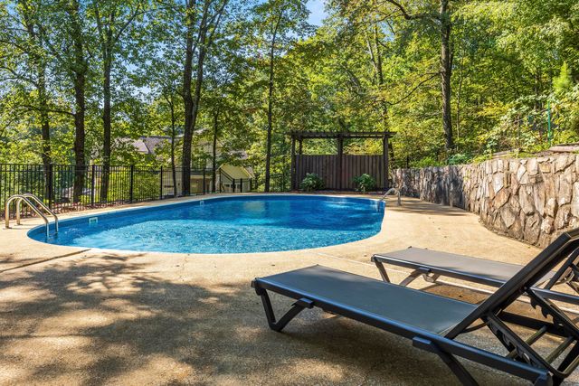 406 Fort Trace Road, Lookout Mountain, GA 30750