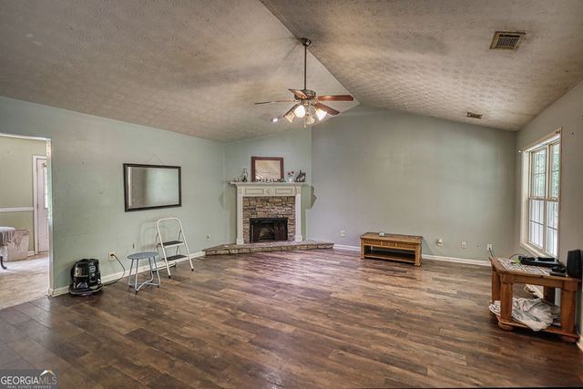 210 Reeves Road, Jackson, GA 30233