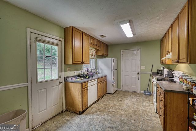 210 Reeves Road, Jackson, GA 30233