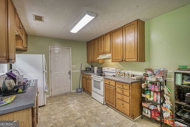 210 Reeves Road, Jackson, GA 30233