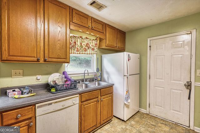 210 Reeves Road, Jackson, GA 30233