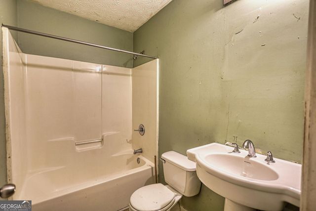 210 Reeves Road, Jackson, GA 30233