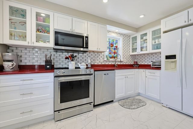 53 Frances Dr 53, Stoughton, MA 02072