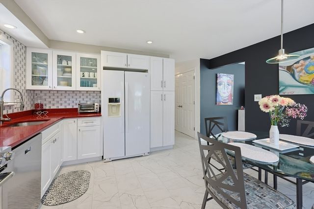 53 Frances Dr 53, Stoughton, MA 02072