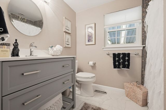 53 Frances Dr 53, Stoughton, MA 02072