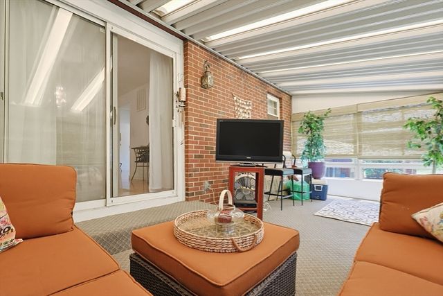 53 Frances Dr 53, Stoughton, MA 02072