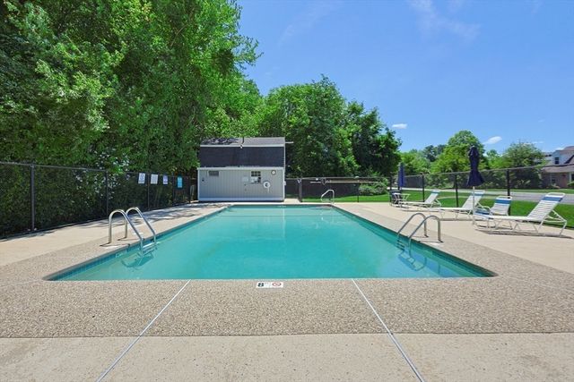 53 Frances Dr 53, Stoughton, MA 02072