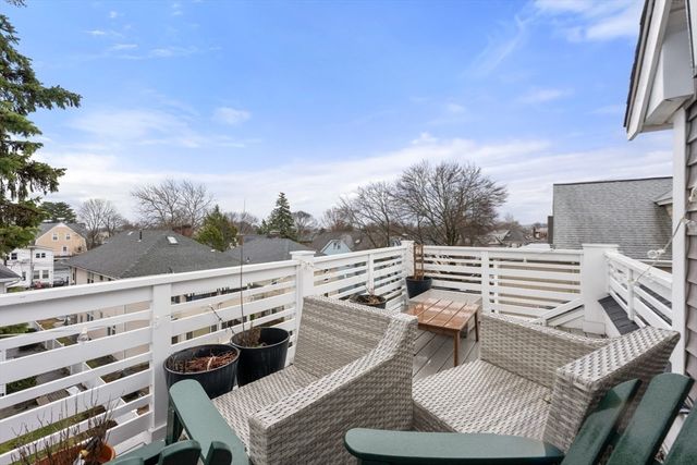 22 Carver Rd East 22, Watertown, MA 02472