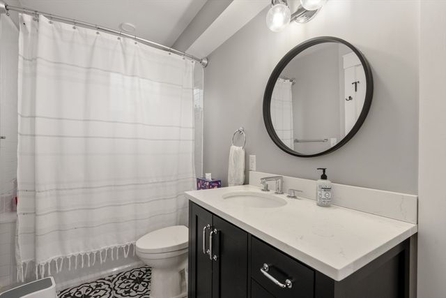 22 Carver Rd East 22, Watertown, MA 02472