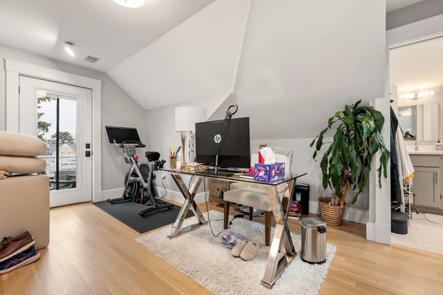 22 Carver Rd East 22, Watertown, MA 02472