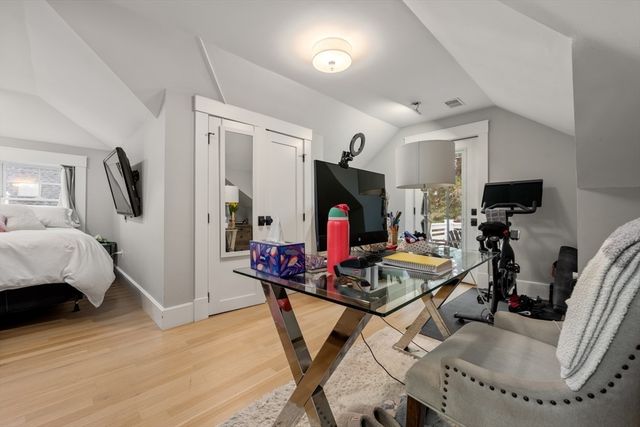 22 Carver Rd East 22, Watertown, MA 02472