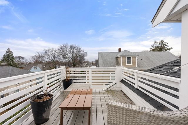 22 Carver Rd East 22, Watertown, MA 02472