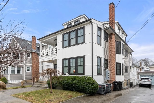 22 Carver Rd East 22, Watertown, MA 02472