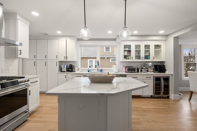 22 Carver Rd East 22, Watertown, MA 02472