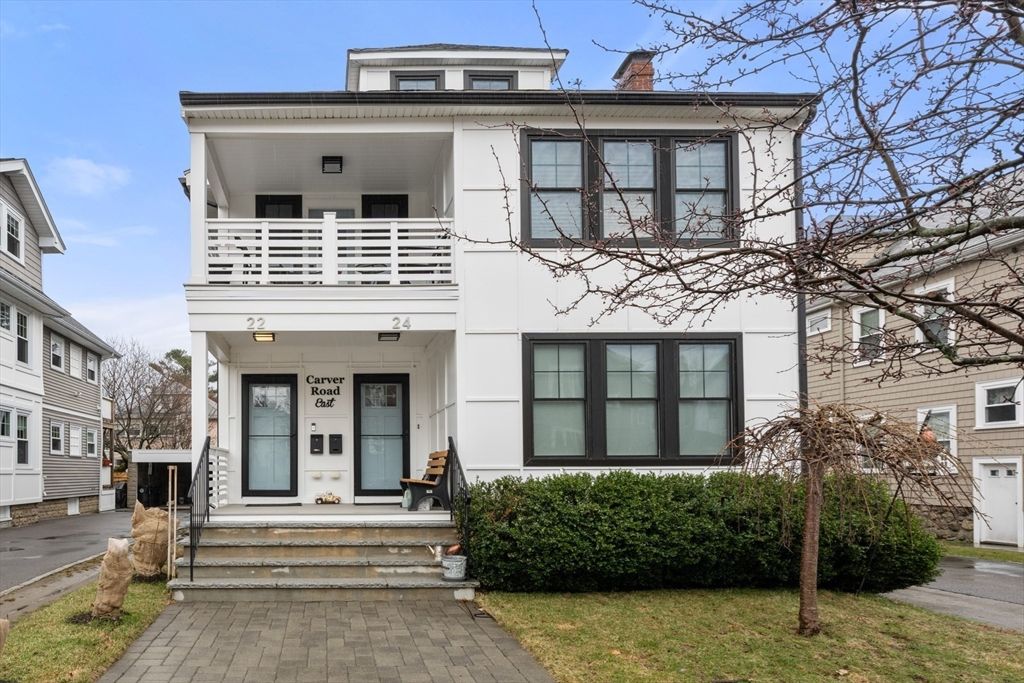 22 Carver Rd East 22, Watertown, MA 02472