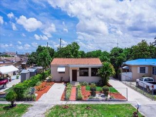 52 E 50th Pl, Hialeah, FL 33013